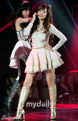 组图：少女时代等出演韩国综合频道开台庆祝音乐会