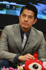 组图：《圣诞玫瑰》做客 桂纶镁邀张震演色魔