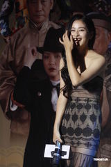 组图：余文乐为母亲首次出演内地电视剧