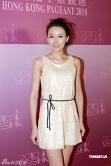 幻灯图：香港小姐首次面试 50位佳丽演曼妙诱惑