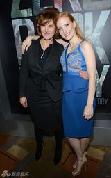 组图：《刺杀本拉登》首映 蓝裙查斯坦成焦点