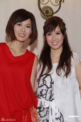 组图：新组合Robynn&Kendy香港开唱