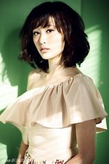 组图：李欣汝写真清新优雅 回归本来面目实现蜕变