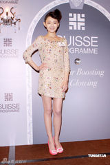 幻灯图集：大S复古淑女性感捞金 祝福仔仔曾宝仪