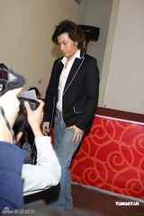 幻灯图集：许绍洋开记者说明会澄清 否认牵连黑社会