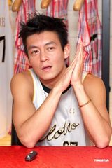 高清：陈冠希澄清分手传闻 新专辑将有新歌送女友