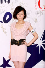 组图：周秀娜等众星性感出席活动 否认出席富豪饭局