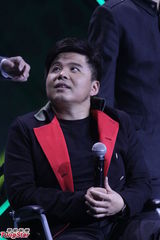 组图：水木年华新作重温经典 缪杰坐轮椅现身宣传