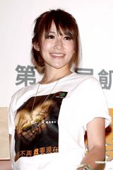 高清组图：萧亚轩肯亚关怀之旅 体验生命的震撼教育