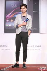 组图：陈柏霖帅气亮相 对新戏角色保密到家