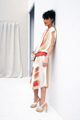 组图：IT GIRL陈燃现身巴黎时装周Chloé秀场