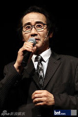 组图：神话Junjin父亲演出音乐剧成员到场支持