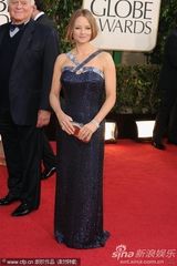 组图：朱迪-福斯特吊带礼服散发高贵气质