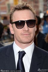 组图：《为奴十二年》首映 皮特变净面小生