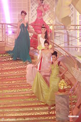 组图：2012港姐竞选现场 10位佳丽礼服亮相