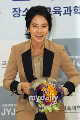 组图：宋智孝携JYJ担任韩国教育部网络宣传大使