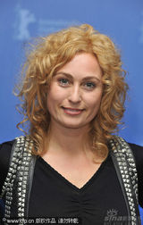 幻灯图集：《潜水艇》记者会 女主角成熟干练