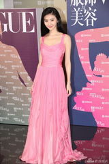 高清图：群星竞艳VOGUE盛典 张曼玉深V刘嘉玲大气