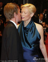 高清图：《我们需要谈谈凯文》首映 蒂尔达大秀裸背