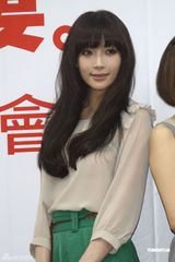 组图：隋棠《犀利人妻》签售 负面教材引导正确恋爱 