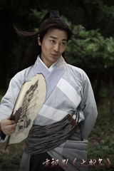 组图：吴樾《大武当》杀青 耍宝拜别“猴样”百出