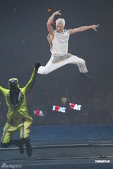 组图：郭富城个唱变型金刚舞台华丽震撼