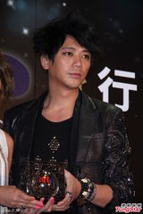 高清图：萧亚轩范玮琪五月天等亮相音乐颁奖礼