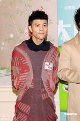 幻灯图：Big4主持节目接替“志云饭局” 首期嘉宾草蜢