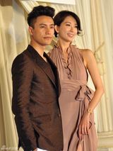 组图：陈坤与林志玲十指相扣 称美丽女人都是我的