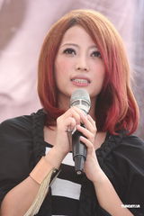 组图：“神木与瞳”黄美珍单飞发片