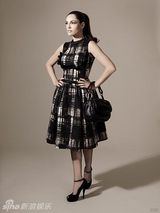 组图：英国美女凯莉-布鲁克写真秀丰满上围