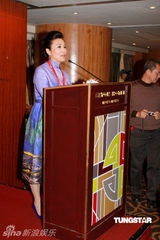 幻灯图：汪明荃否认欺负老公 罗家英力挺称无所谓