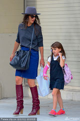 组图：前阿汤嫂变身时尚辣妈 小苏瑞淑女装靓爆