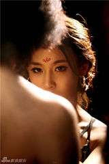 高清组图：贾青MV打造中东风情 突破尺度演亲密戏