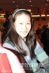 幻灯图：女排姑娘杨昊生日办婚礼 999朵玫瑰共见证