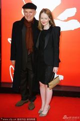 组图：《到达月球》首映 导演布鲁诺绅士亮相