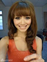 组图：金城武22岁侄女日本出道 基因好气质佳