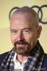 组图：娜奥米夫妇恩爱现身派对 Maggie Q造型酷