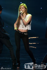 组图：SISTAR性感狂野MCD夺冠 鲁敏宇等表演