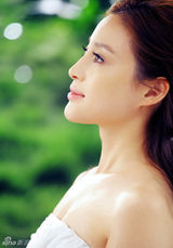 组图：甘婷婷薄纱装拍大片 森林系唯美出镜