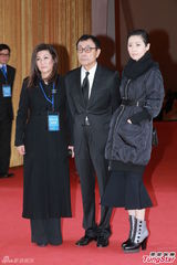 组图：邵逸夫追思会金色布置 不接受花篮花圈