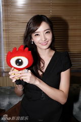 组图：马俪文《巨额交易》开机 韩彩英首演中国电影