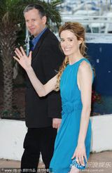 《安吉里卡奇遇》记者会 导演曼努埃尔携妻上阵