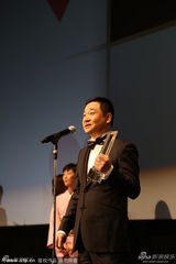 组图：王景春凭《警察日记》夺东京电影节影帝