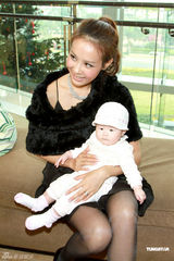 高清图：刘心悠曹敏莉等女星出席活动打扮时尚