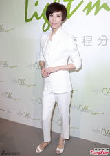 组图：杨千嬅努力瘦身 王馨平赞“乐雨恋”相衬