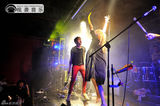 组图：SKIP&DIE来华专场落幕 女主唱贴身热舞