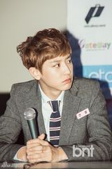 组图：EXO学院风亮相马尼拉记者会 SHINee时尚