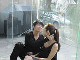 组图：孙耀威MV携手松冈李那亲足两小时