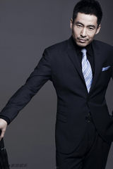 组图：成泰燊最新写真曝光 犀利眼神尽显魅力